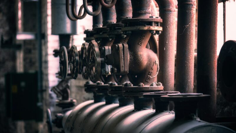 Der große Öl-Check für den Winter – Von Motor bis Heizung alles richtig lagern