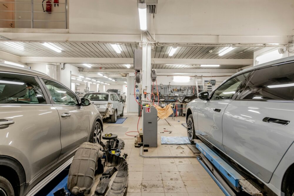 DIY-Pflege oder Profi-Check? Wann Ihr Auto wirklich in die Werkstatt muss
