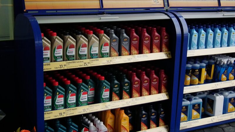 Motoröl richtig auswählen: Welche Angaben für das eigene Fahrzeug zählen